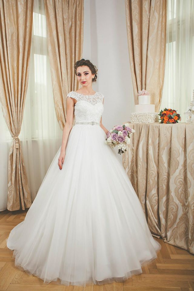 Rochii de mireasa Aryanna Karen