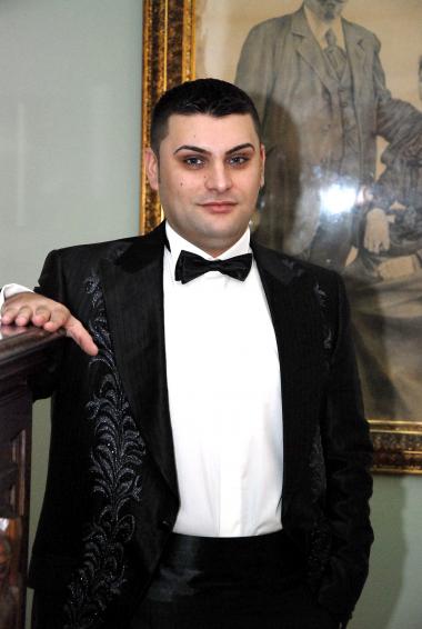 poze Costume ginere si accesorii