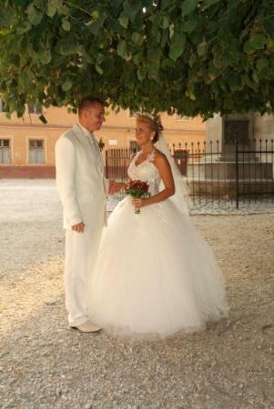 poze Costume ginere si accesorii