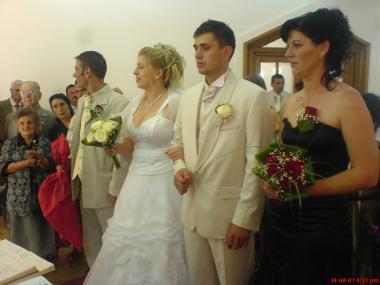 poze Costume ginere si accesorii